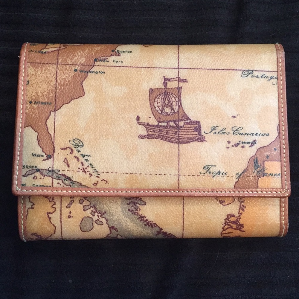 Alviero Martini wallet | Designer brand